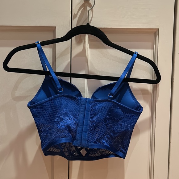 Victoria’s Secret top - Picture 2 of 3